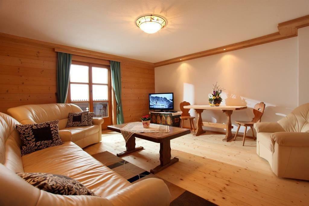 Haus Waldhof Apartment Бриксен-им-Тале Екстериор снимка