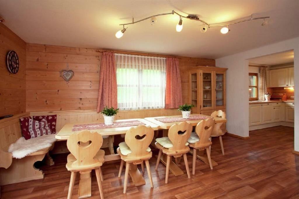 Haus Waldhof Apartment Бриксен-им-Тале Екстериор снимка